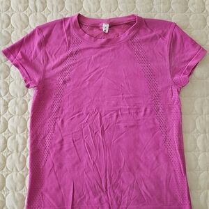 Lululemon Womens Train To Be Tee Size 4